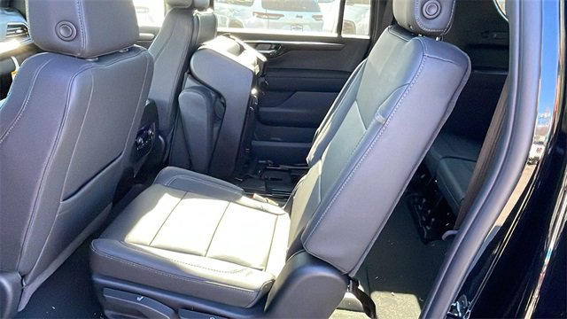 New 2026 Chevrolet Suburban LT w/ Comfort Package image 15