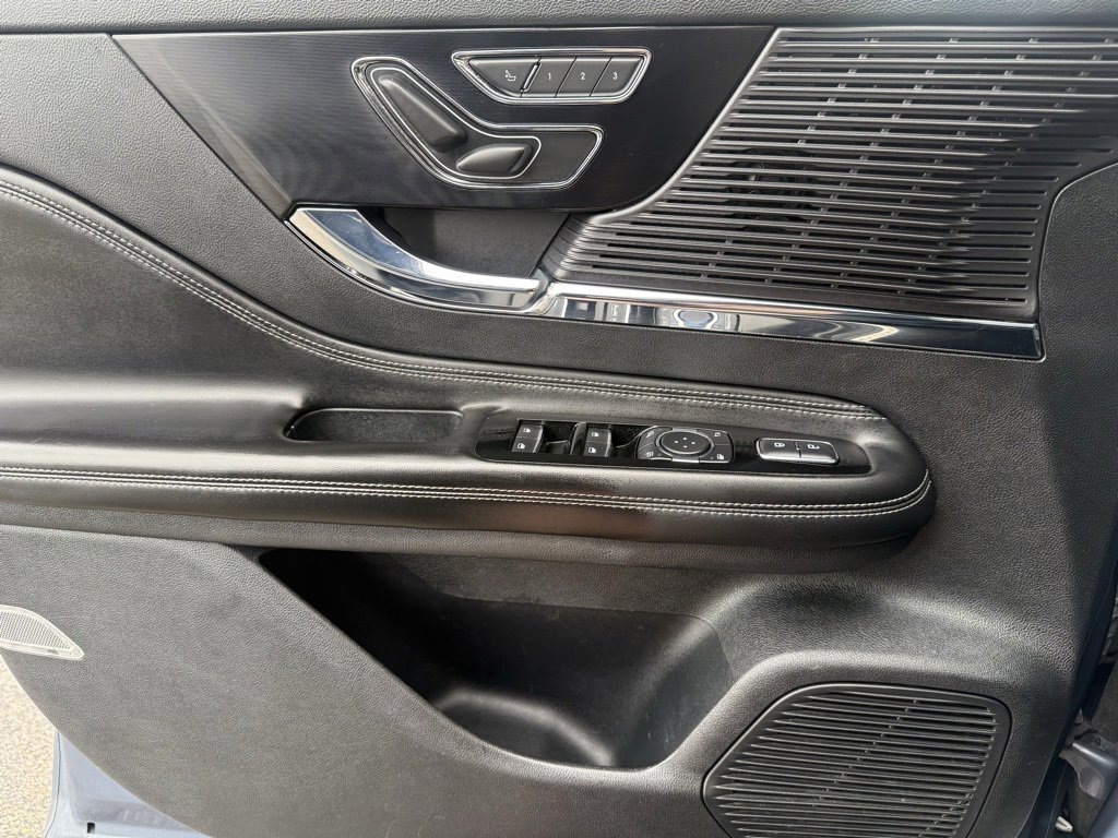 Used 2022 Lincoln Corsair Reserve w/ Elements Package image 21