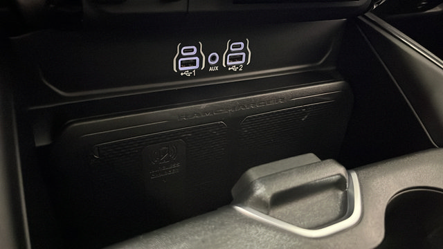 Used 2025 RAM 1500 Laramie w/ Sport Appearance Package AWD/4WD image 30