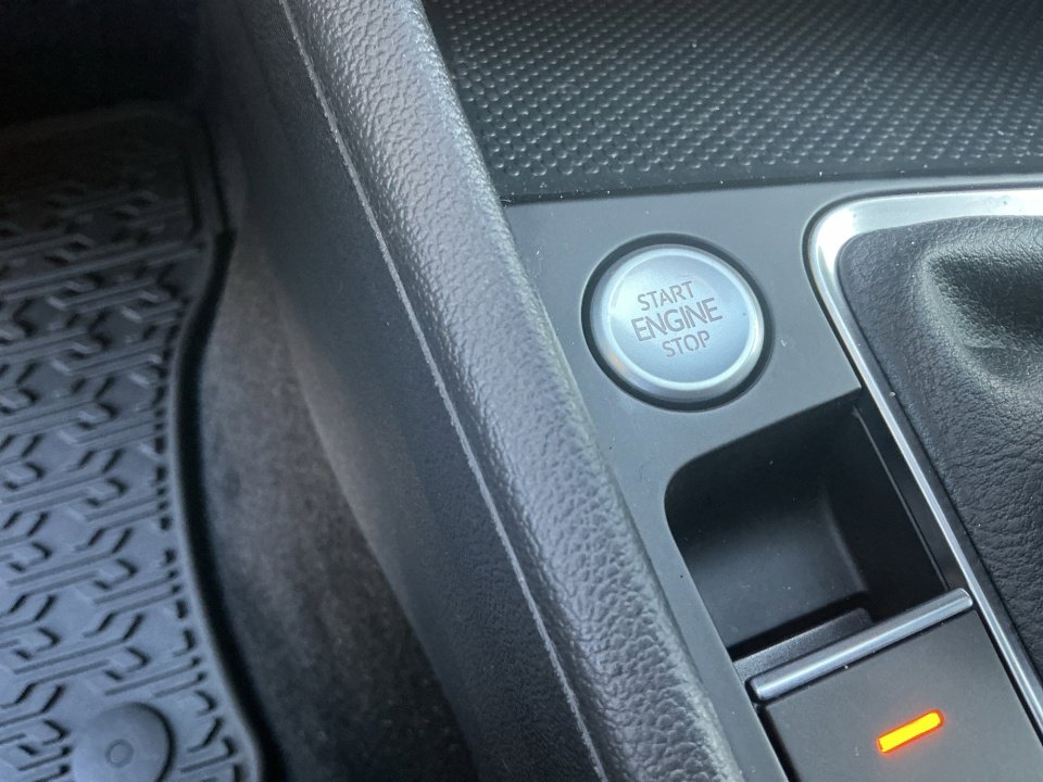 Certified 2022 Volkswagen Jetta SE image 24