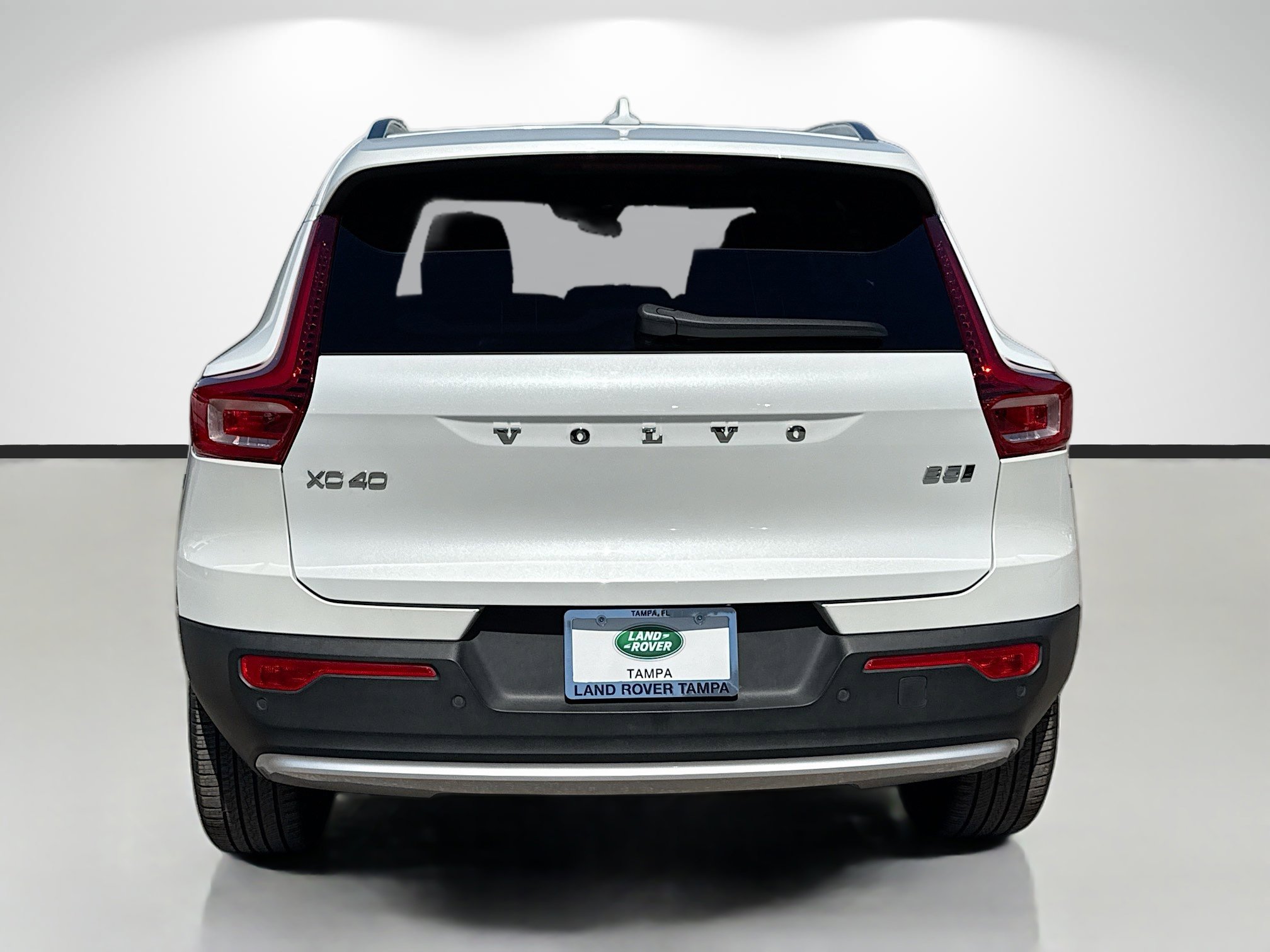 Used 2025 Volvo XC40 B5 Ultra image 4