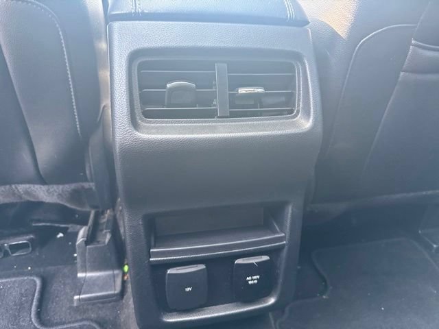 Used 2020 Ford Edge Titanium FWD image 28