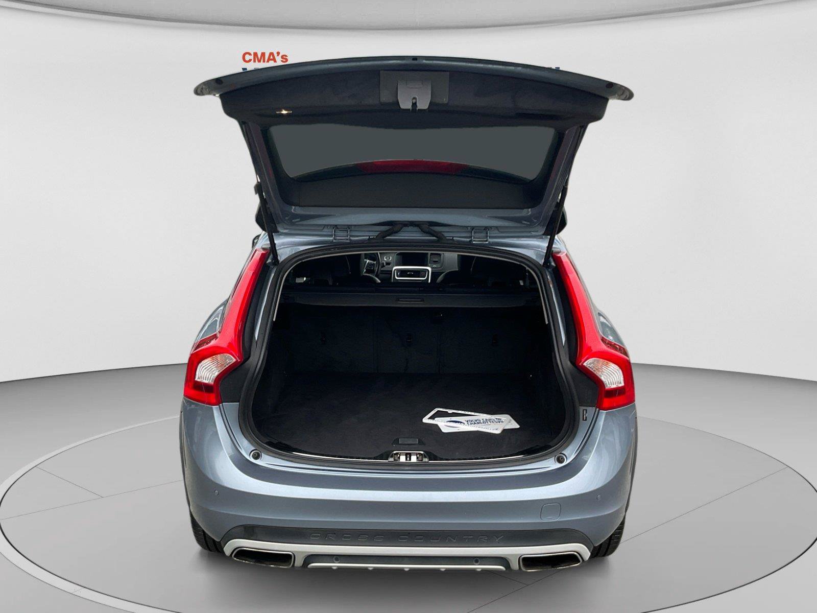 Used 2018 Volvo V60 T5 Cross Country AWD/4WD image 11