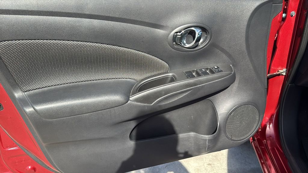 Used 2019 Nissan Versa SV image 11