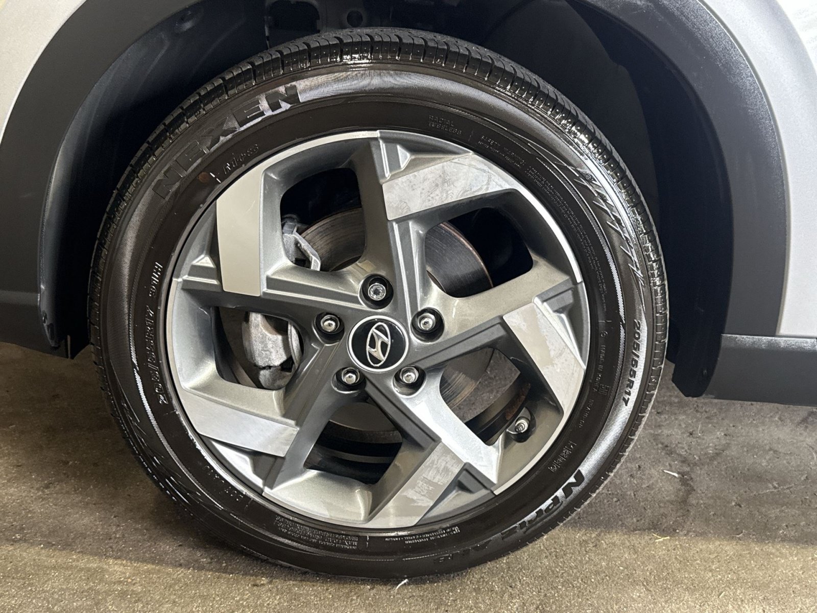 Certified 2024 Hyundai Venue SEL FWD image 12
