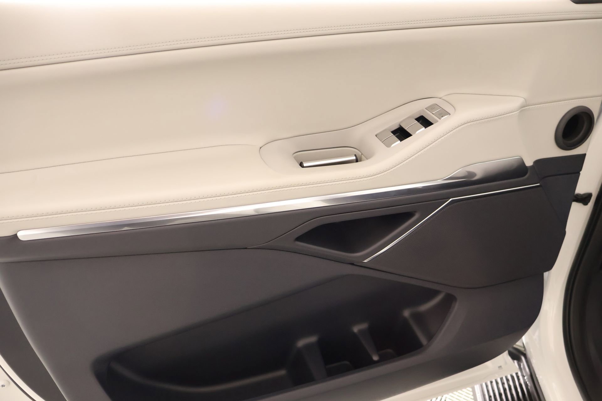 New 2026 Lincoln Navigator Premiere image 17