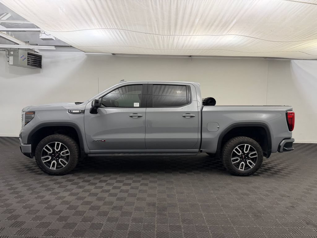 Used 2025 GMC Sierra 1500 AT4 w/ Technology Package AWD/4WD image 2
