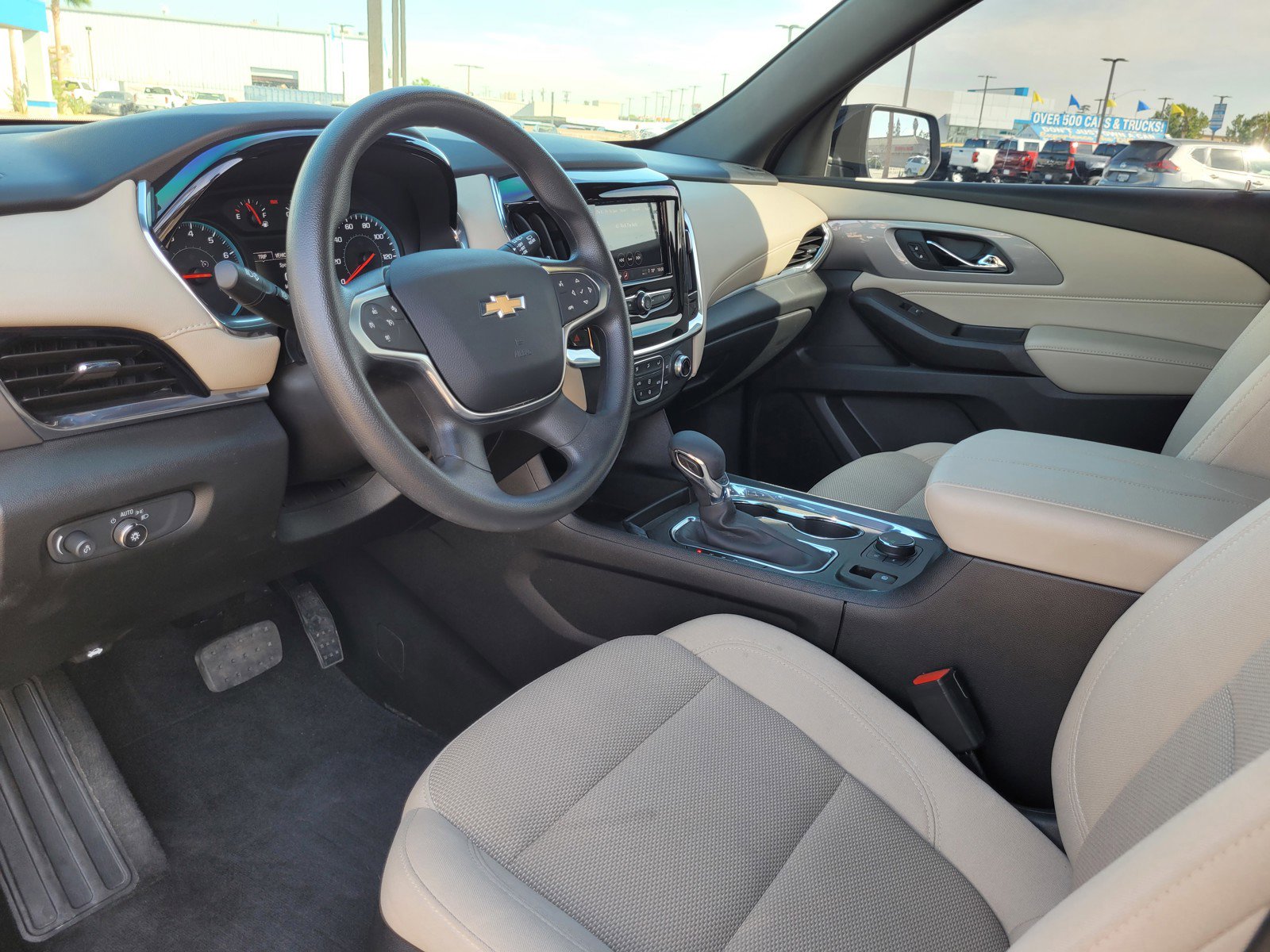 Used 2023 Chevrolet Traverse LS image 9