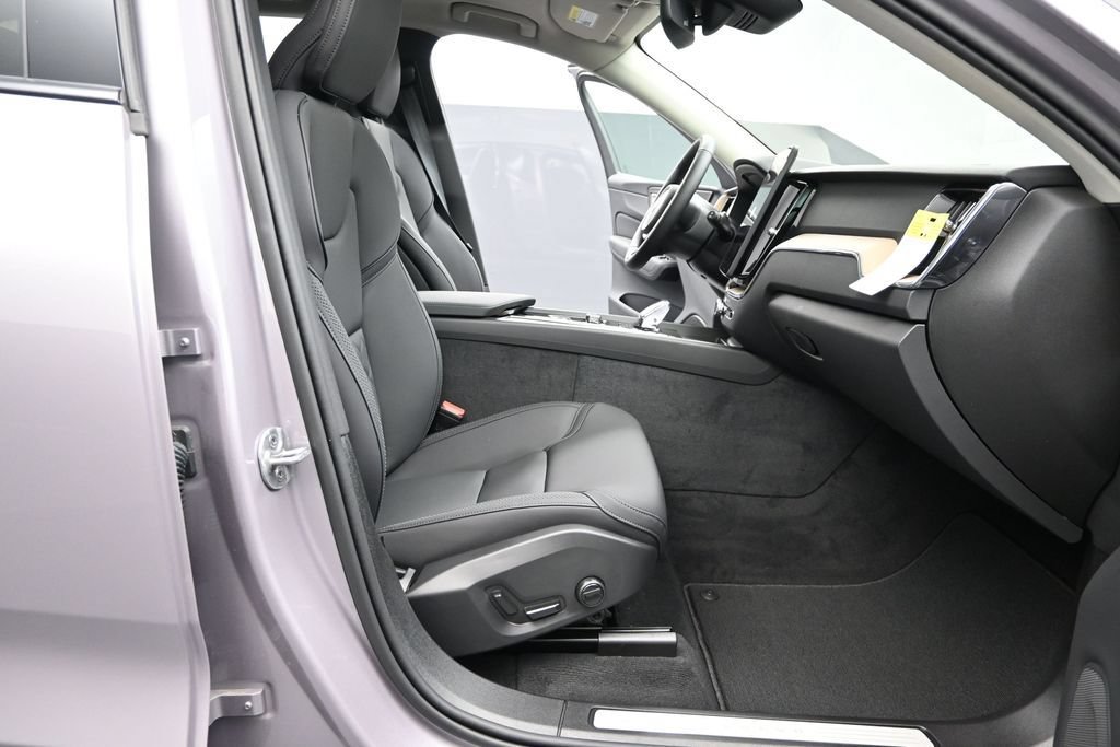 New 2026 Volvo XC60 B5 Core w/ Climate Package AWD/4WD image 19