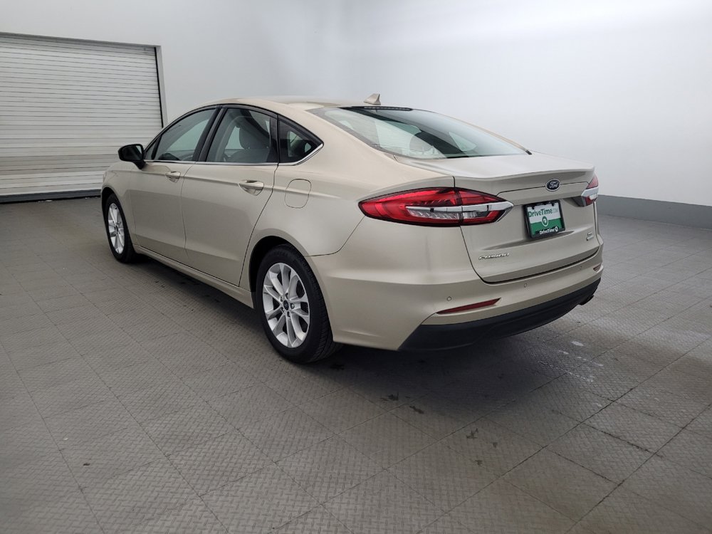 Used 2019 Ford Fusion SE FWD image 5