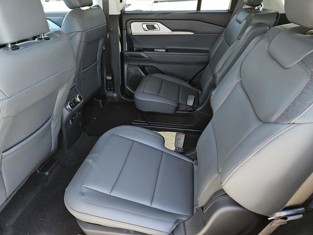 New 2026 Ford Explorer Active w/ Active Comfort Package RWD image 28