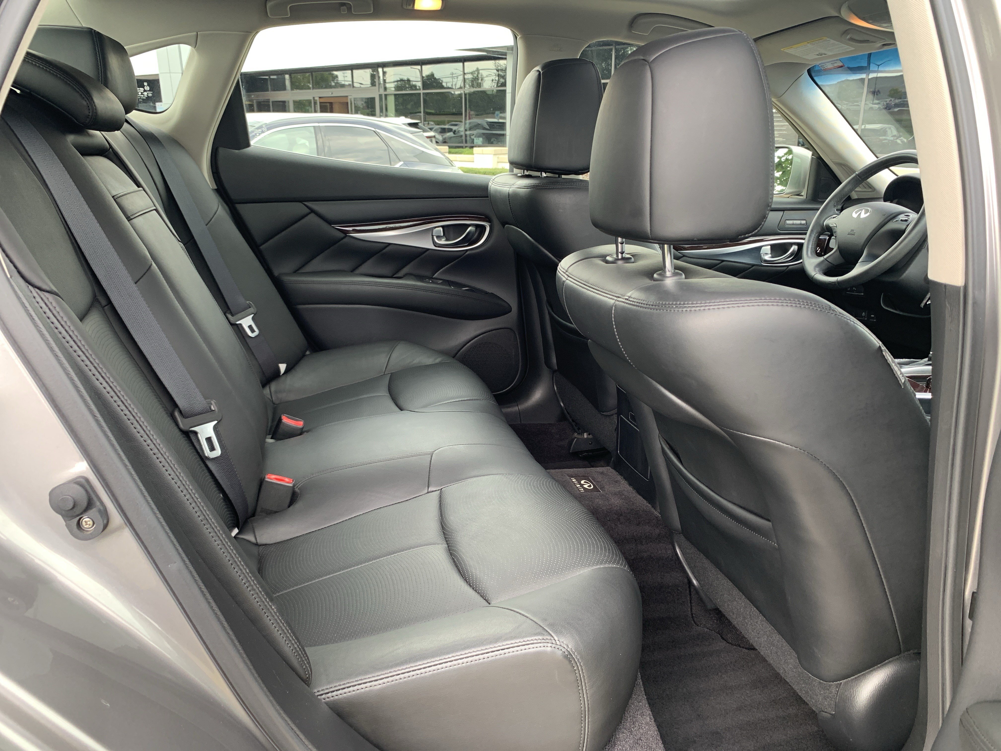 Used 2013 INFINITI M37 w/ Premium Pkg RWD image 33