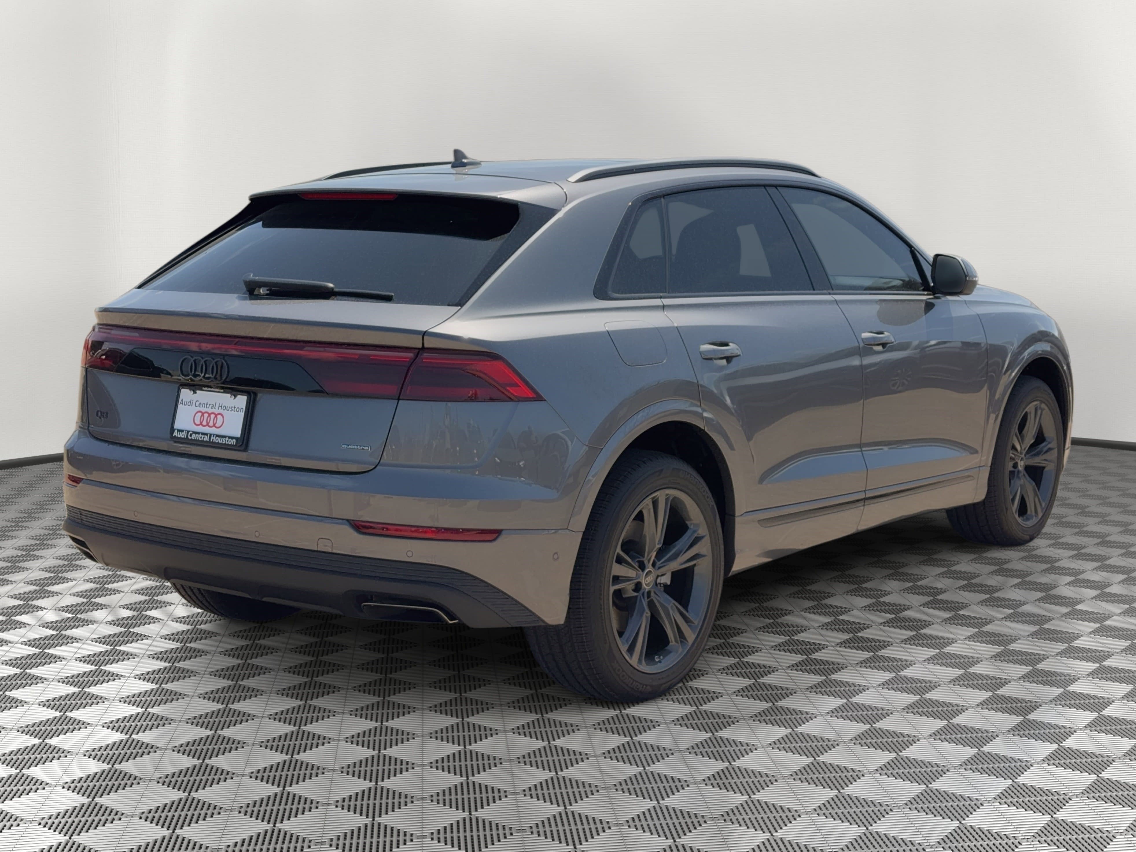 New 2026 Audi Q8 Premium image 9