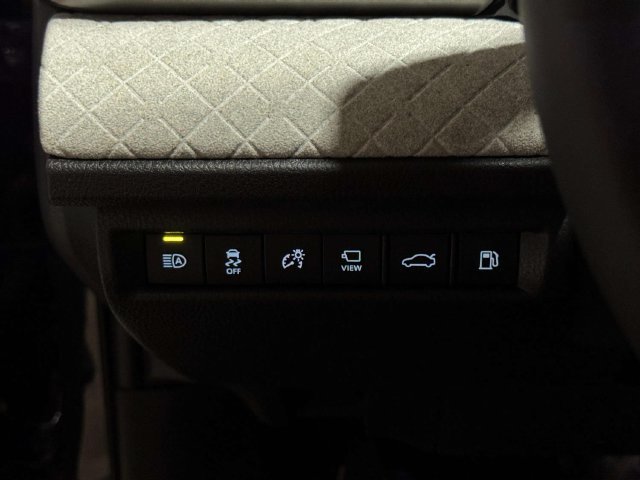 Used 2026 Toyota Camry XLE w/ Premium Plus Package AWD/4WD image 20