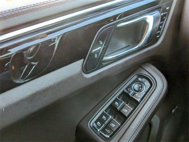 Used 2016 Porsche Macan S image 27