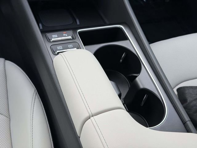 Used 2025 Hyundai Sonata Limited FWD image 17