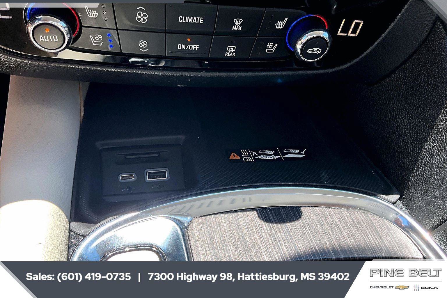 Used 2023 Buick Enclave Avenir w/ Avenir Technology Package AWD/4WD image 26