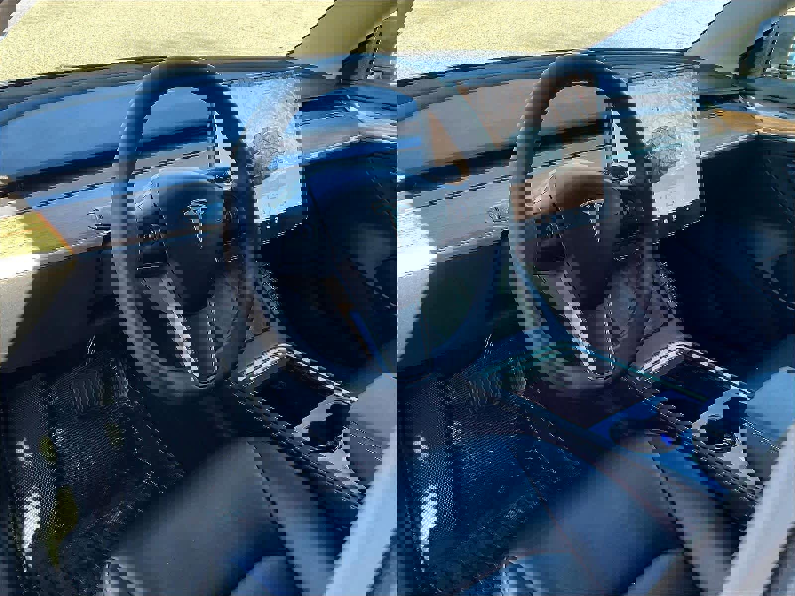 Used 2023 Tesla Model 3 Standard Range image 8