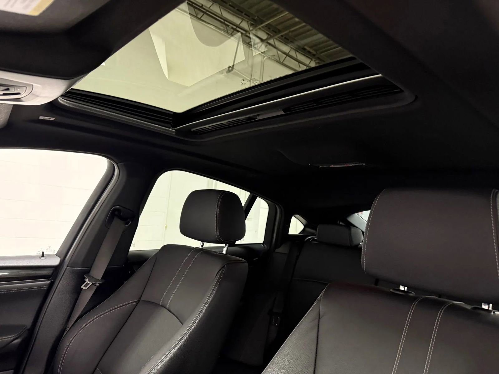 Used 2018 BMW X4 M40i image 16