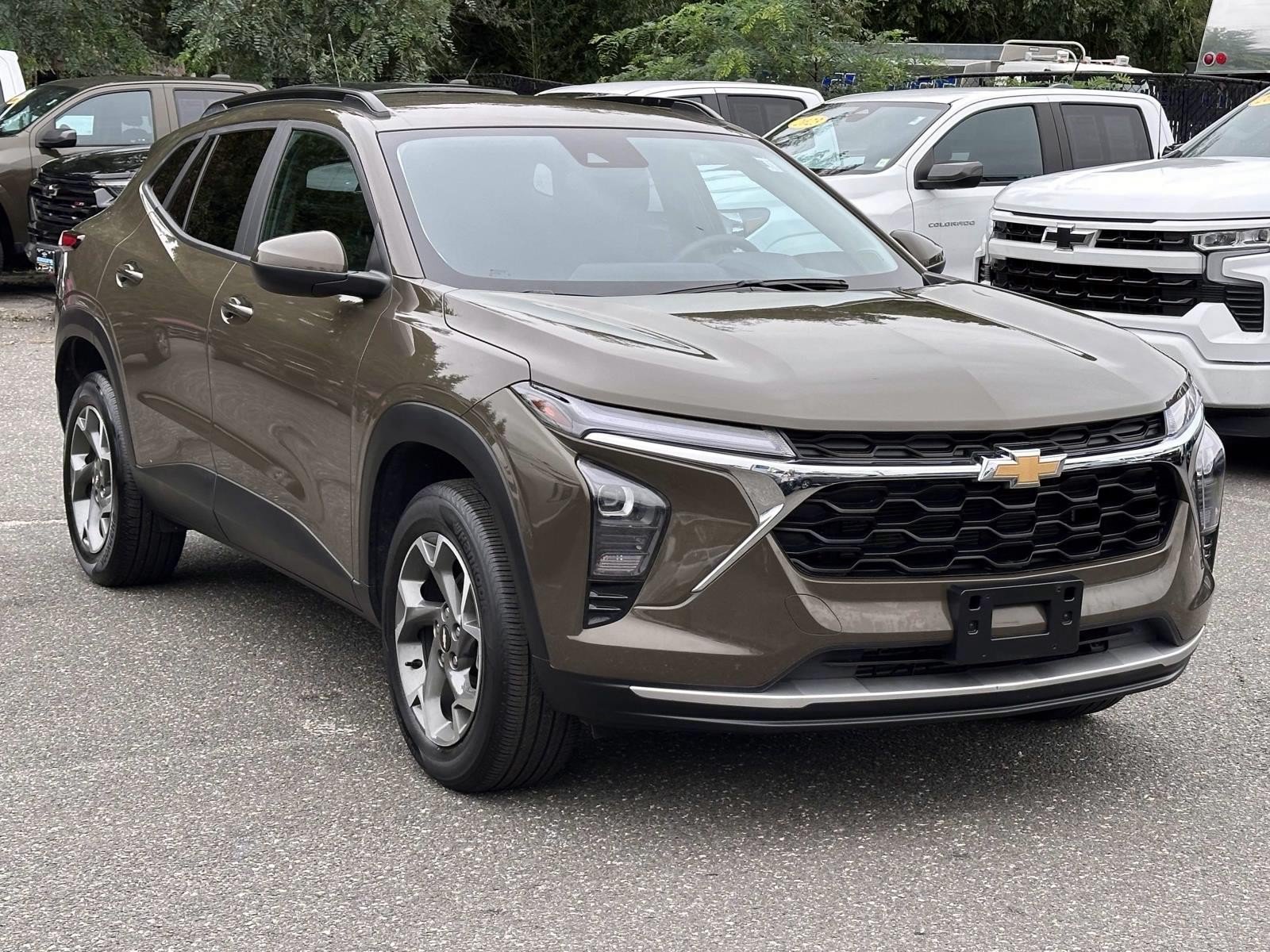 Used 2024 Chevrolet Trax LT FWD image 5