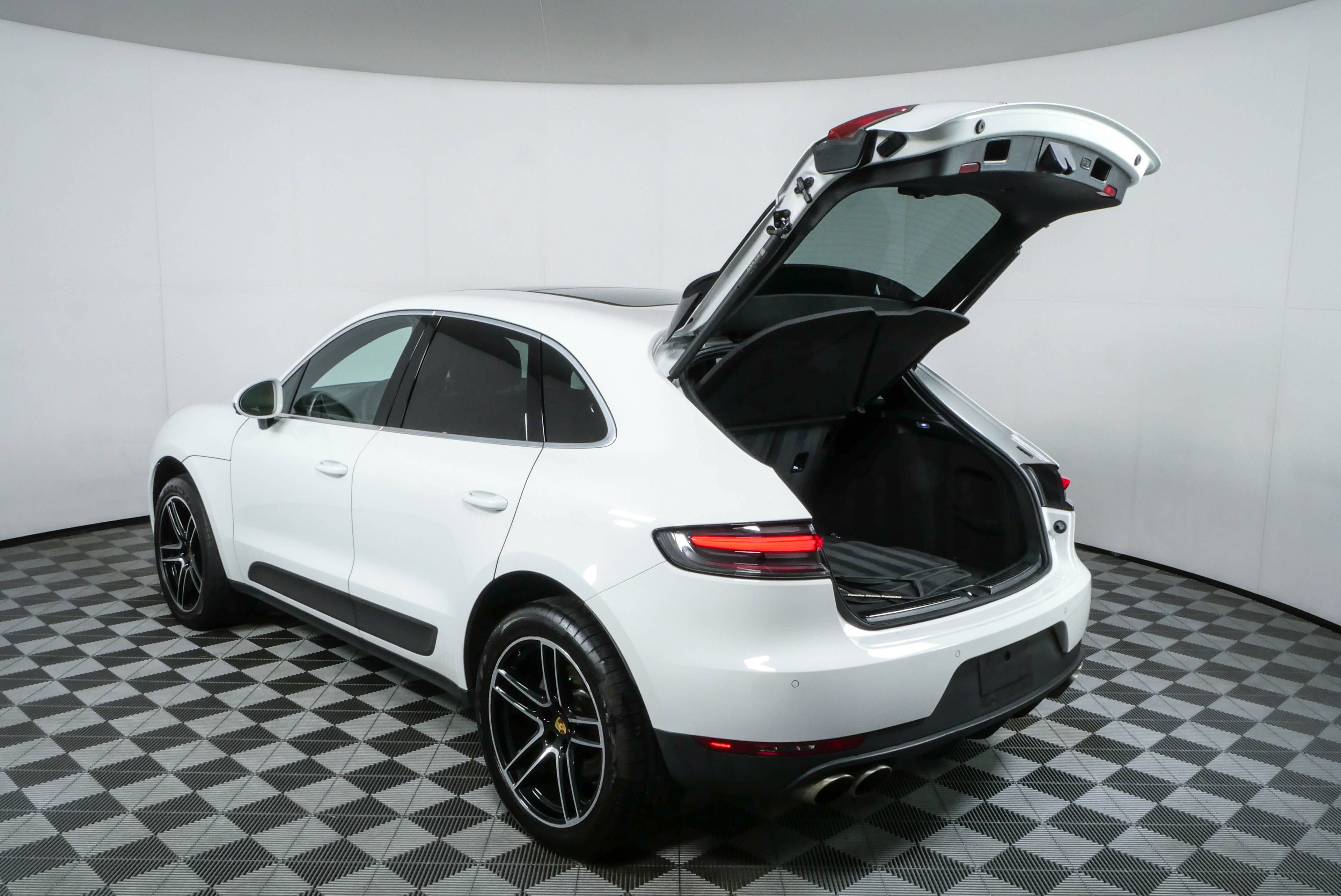 Certified 2021 Porsche Macan S AWD/4WD image 35