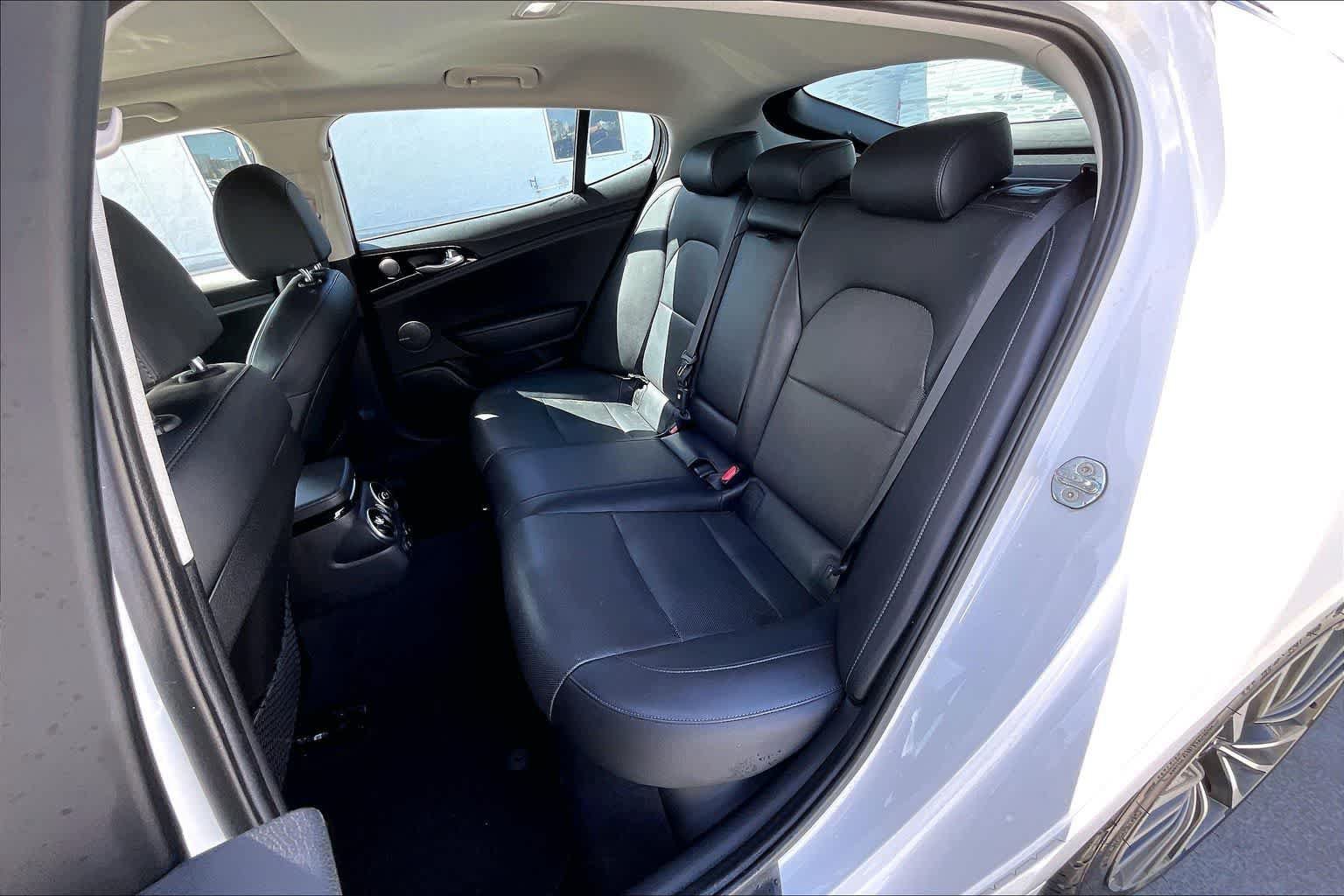 Used 2018 Kia Stinger Premium RWD image 29
