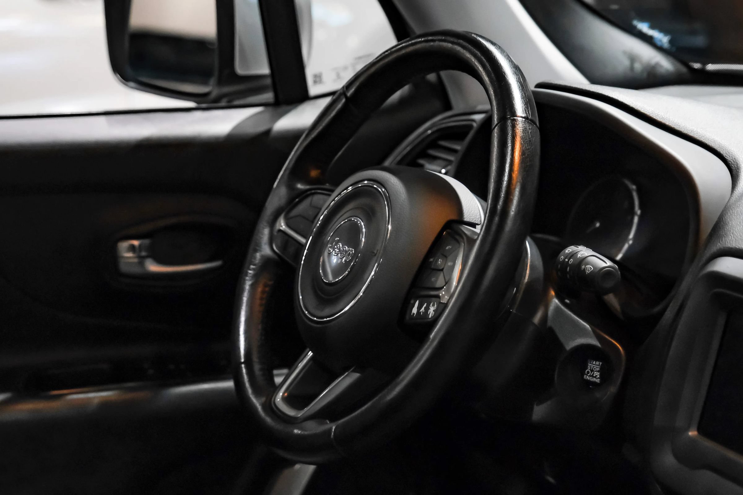 Used 2018 Jeep Renegade Limited w/ Advanced Technology Group AWD/4WD image 13
