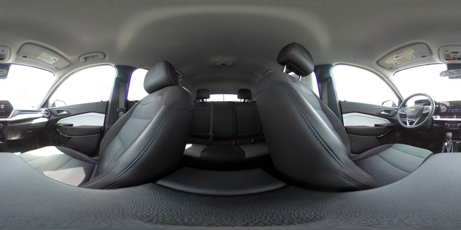 Used 2025 Chevrolet Trax LT w/ LT Convenience Package FWD image 41