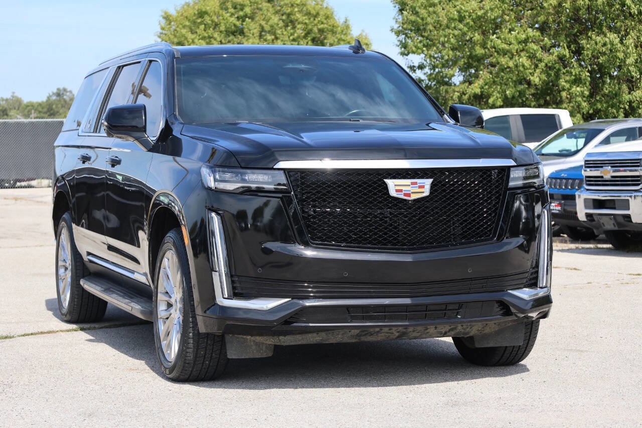 Used 2023 Cadillac Escalade ESV Premium Luxury AWD/4WD image 4