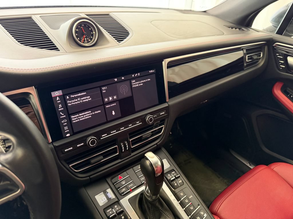 Certified 2021 Porsche Macan S AWD/4WD image 18