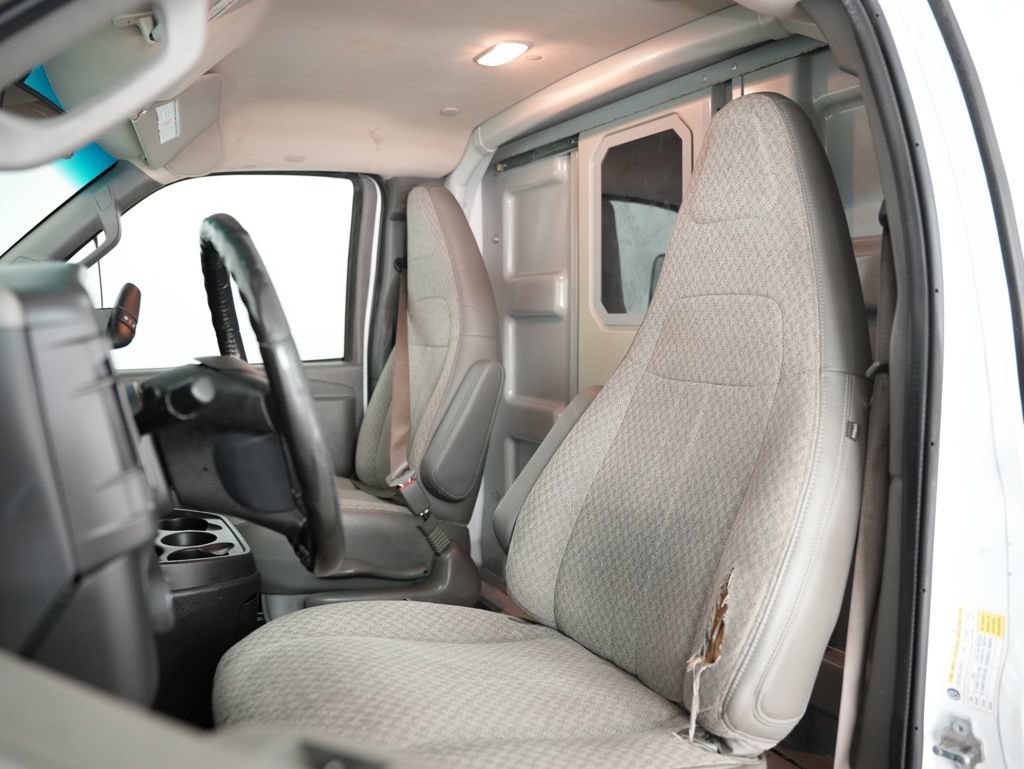 Used 2020 Chevrolet Express 3500 w/ Power Convenience Package RWD image 34