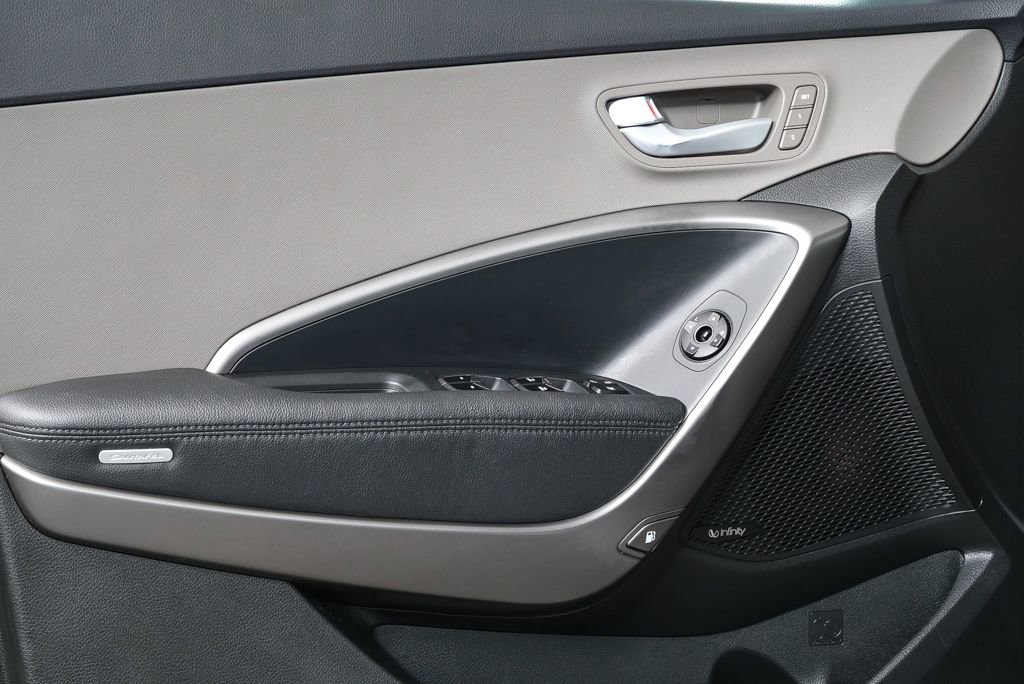 Used 2017 Hyundai Santa Fe Limited image 9