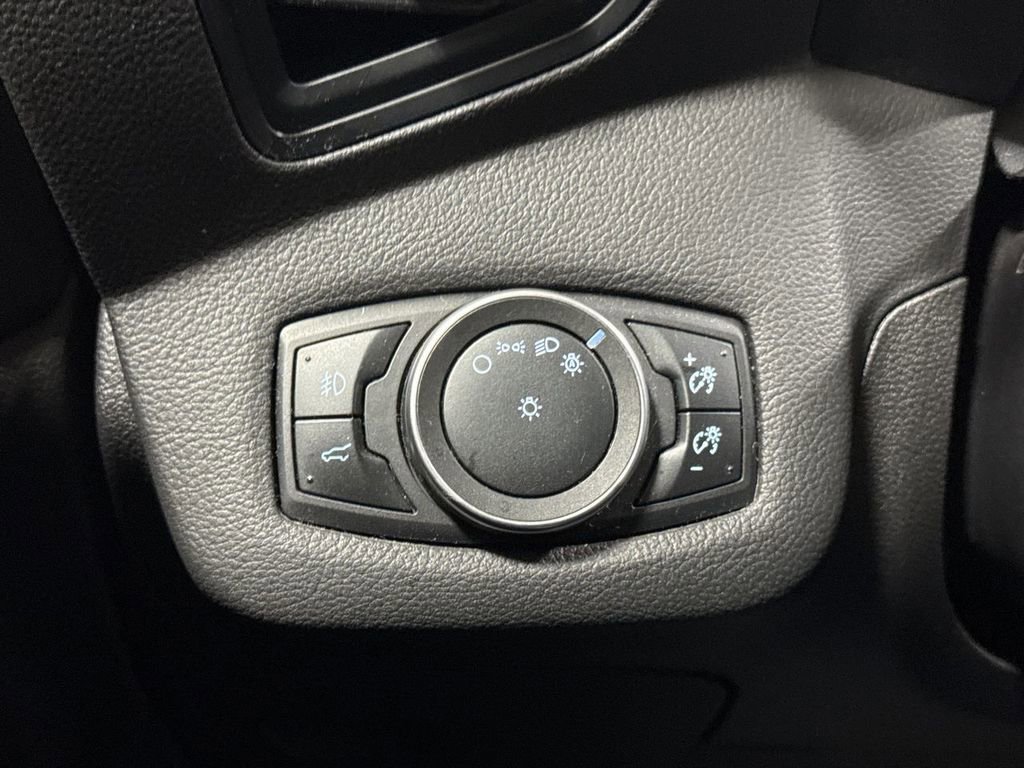 Used 2017 Ford Escape SE w/ Equipment Group 201A image 19