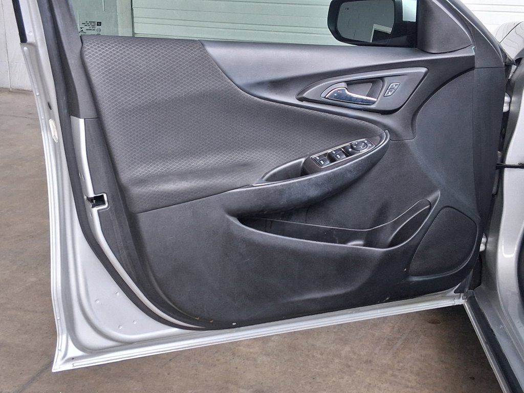 Used 2022 Chevrolet Malibu LT FWD image 16