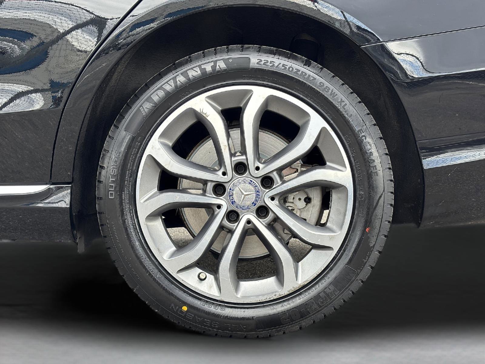 Used 2017 Mercedes-Benz C 300 4MATIC image 11