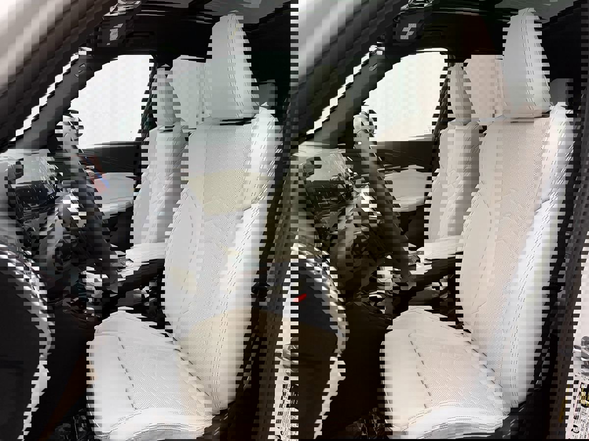 Used 2026 BMW X1 xDrive28i image 9