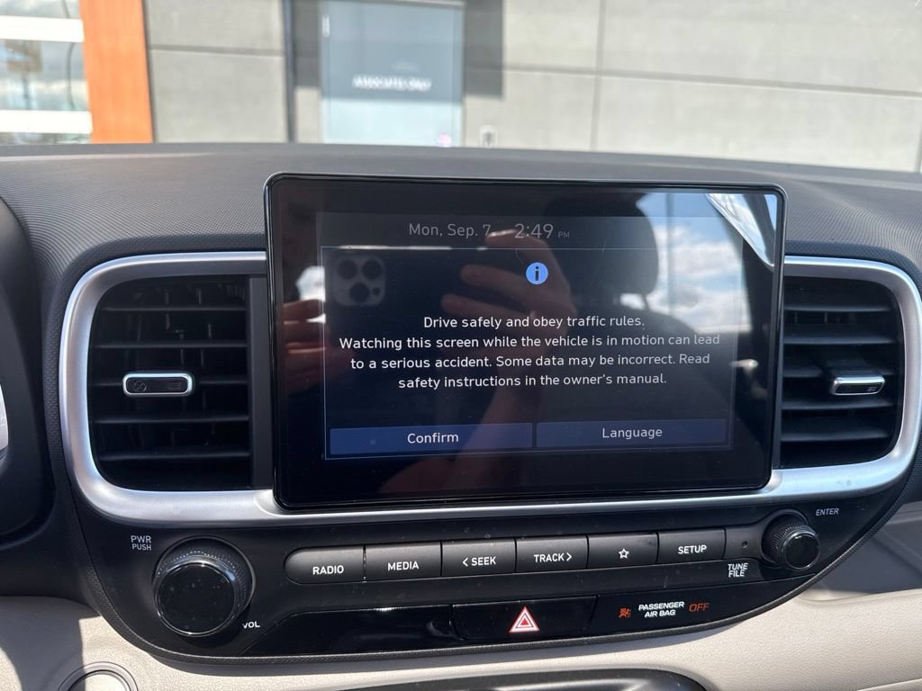 Used 2024 Hyundai Venue SEL FWD image 11