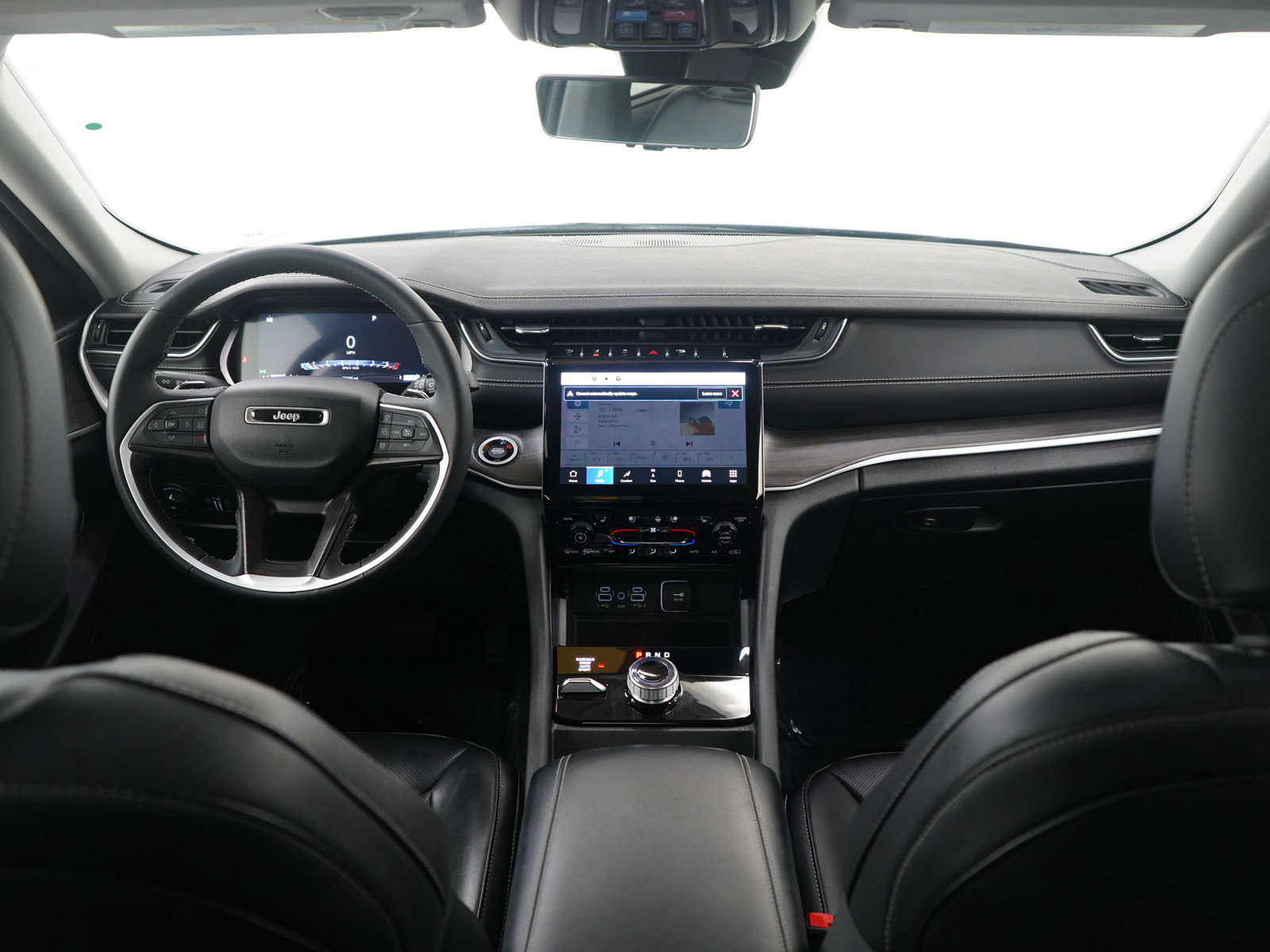 Used 2023 Jeep Grand Cherokee L Limited w/ Luxury Tech Group II image 14