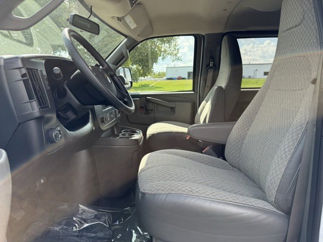 Used 2025 Chevrolet Express 3500 LS image 18