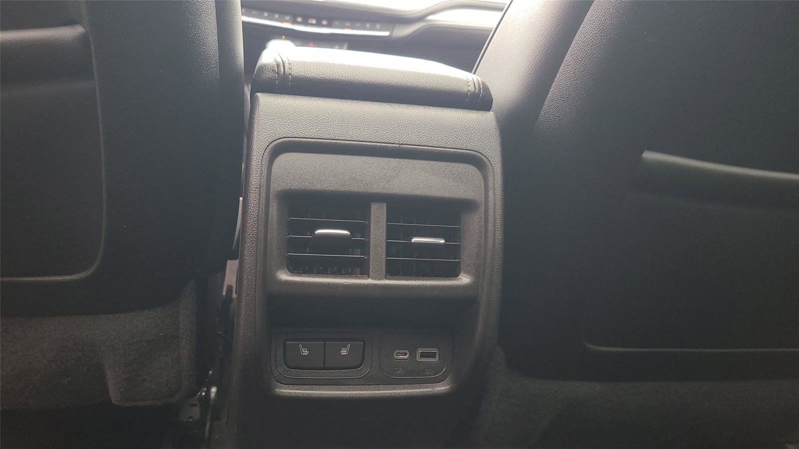 Used 2019 Cadillac XT4 Premium Luxury AWD/4WD image 23