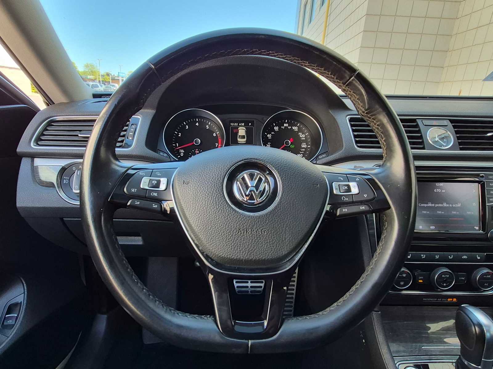 Used 2017 Volkswagen Passat 1.8T SEL Premium FWD image 23