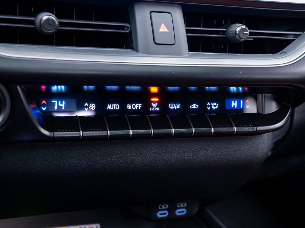 Used 2023 Lexus UX 250h AWD w/ Premium Package image 28