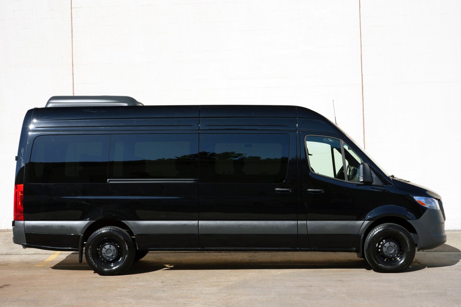 Used 2024 Mercedes-Benz Sprinter 2500 image 47