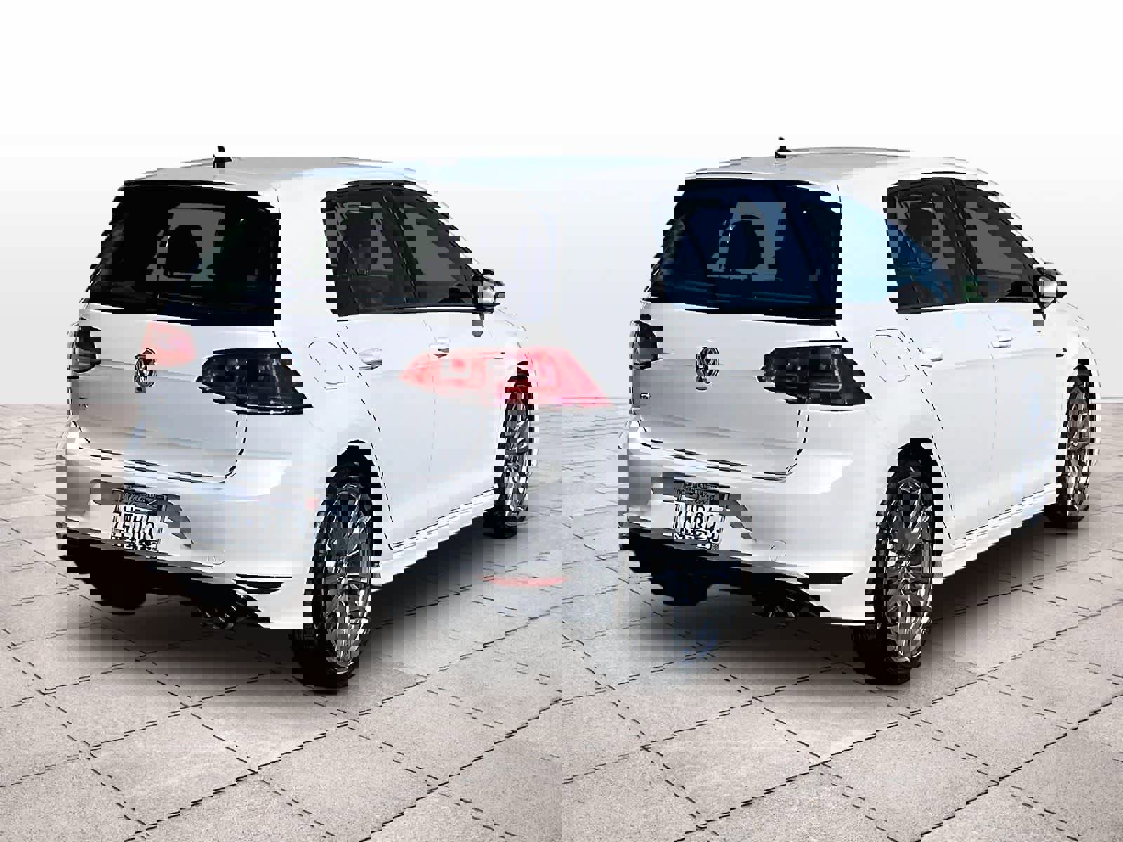 Used 2017 Volkswagen Golf R 4-Door image 14