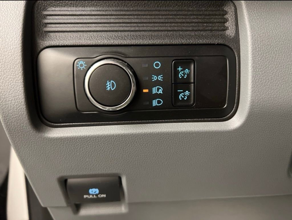 New 2025 Ford F550 4x4 Regular Cab Super Duty image 23