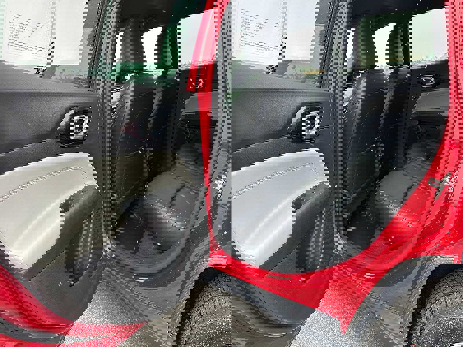 Used 2024 Jeep Compass Limited image 15