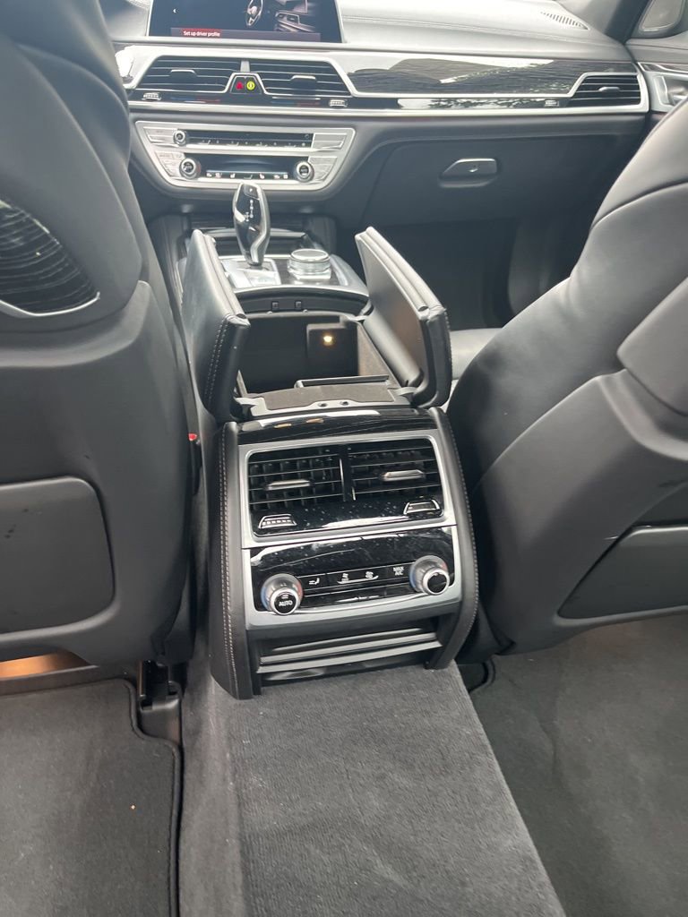 Used 2022 BMW 740i xDrive w/ M Sport Package image 17