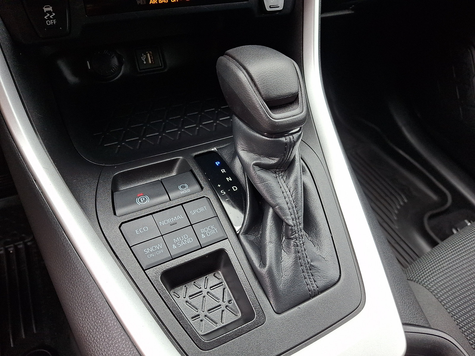 Used 2023 Toyota RAV4 LE AWD/4WD image 22