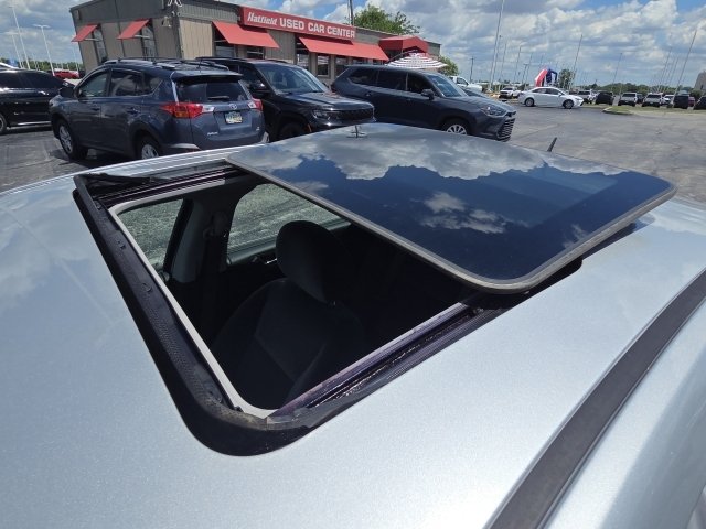 Used 2015 Chevrolet Impala LT w/ LT Sunroof Package FWD image 3