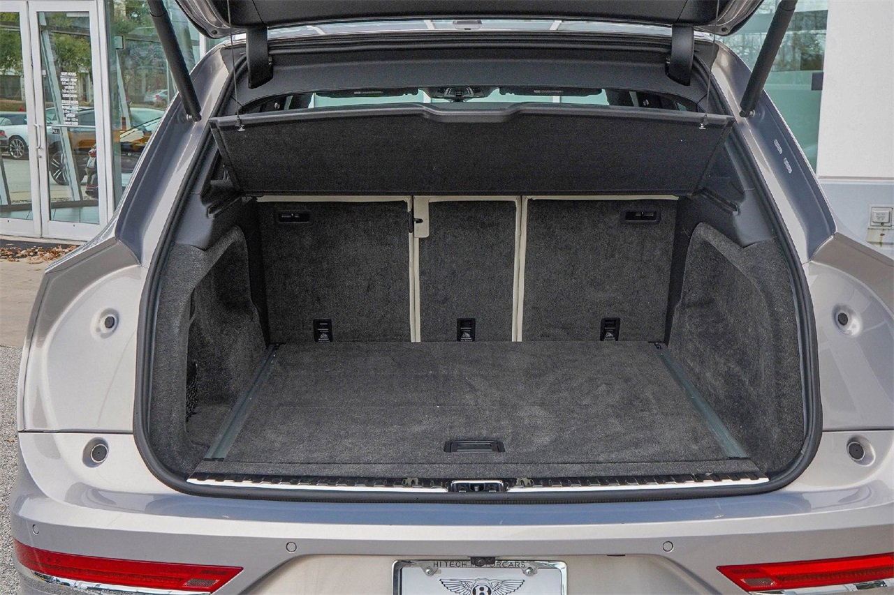 Certified 2024 Bentley Bentayga Extended Wheelbase image 46